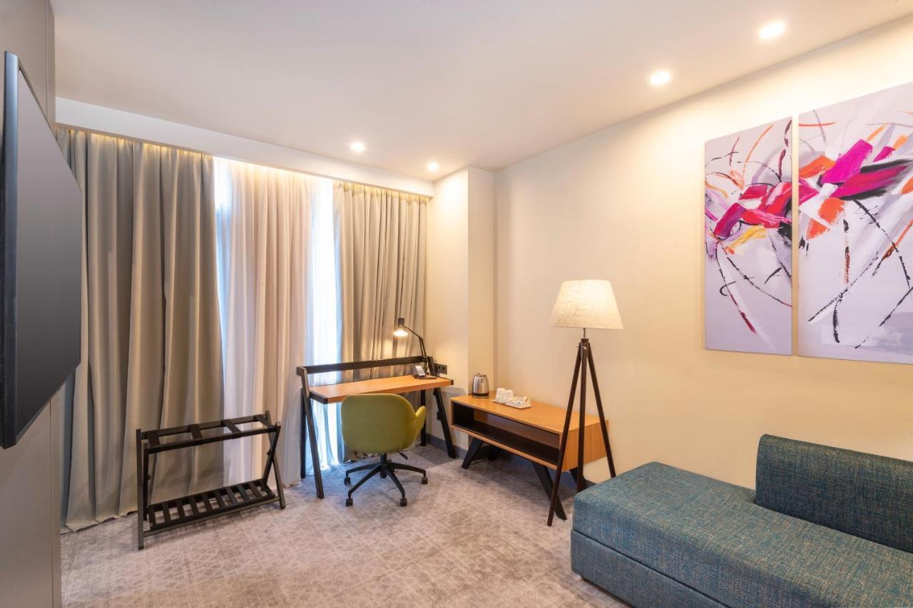 Holiday Inn Yerevan - Republic Square By Ihg Exterior photo